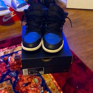 These are nice Jordan 1’s but they are used and still nice